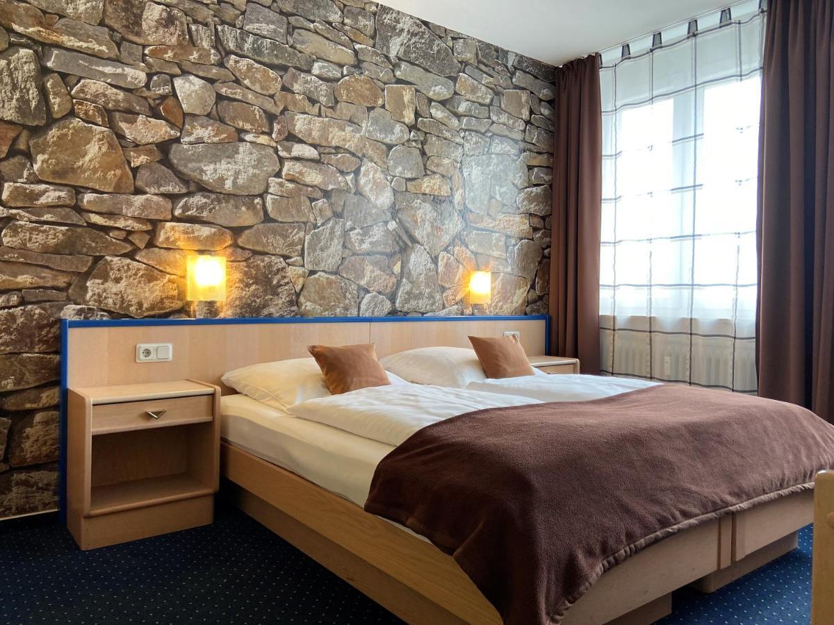 Hotel Stadt Hamburg Am Fluss ซาร์บรึคเคน ภายนอก รูปภาพ