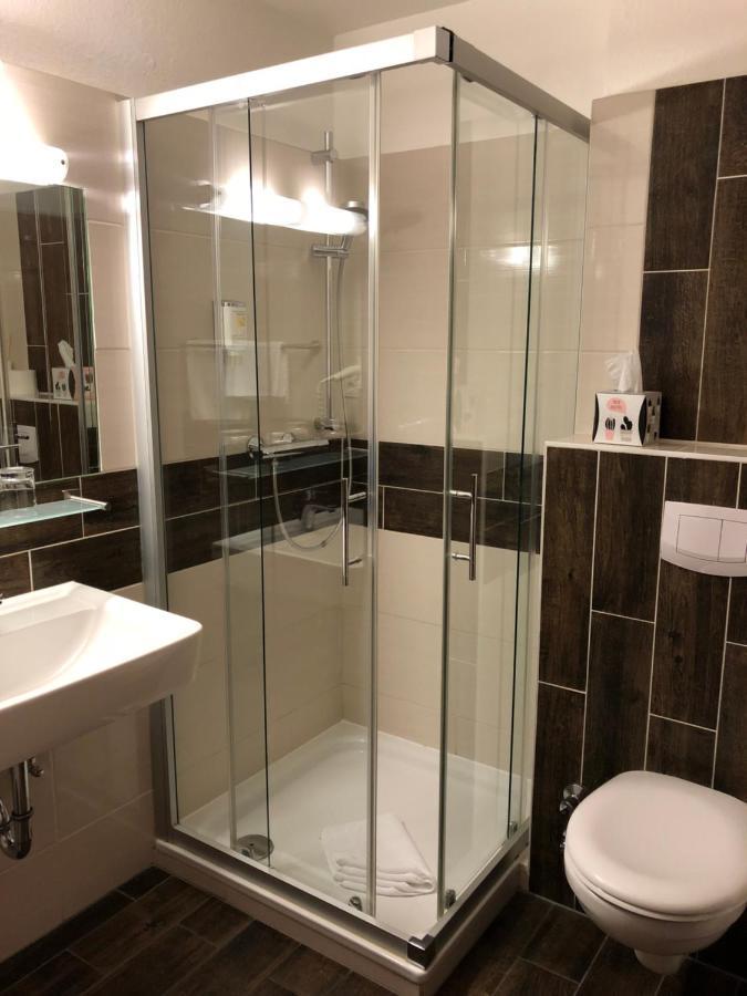 Hotel Stadt Hamburg Am Fluss ซาร์บรึคเคน ภายนอก รูปภาพ