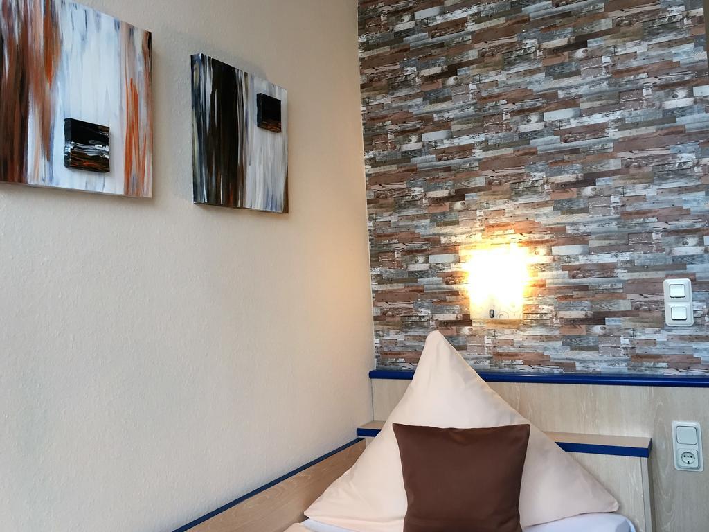 Hotel Stadt Hamburg Am Fluss ซาร์บรึคเคน ภายนอก รูปภาพ