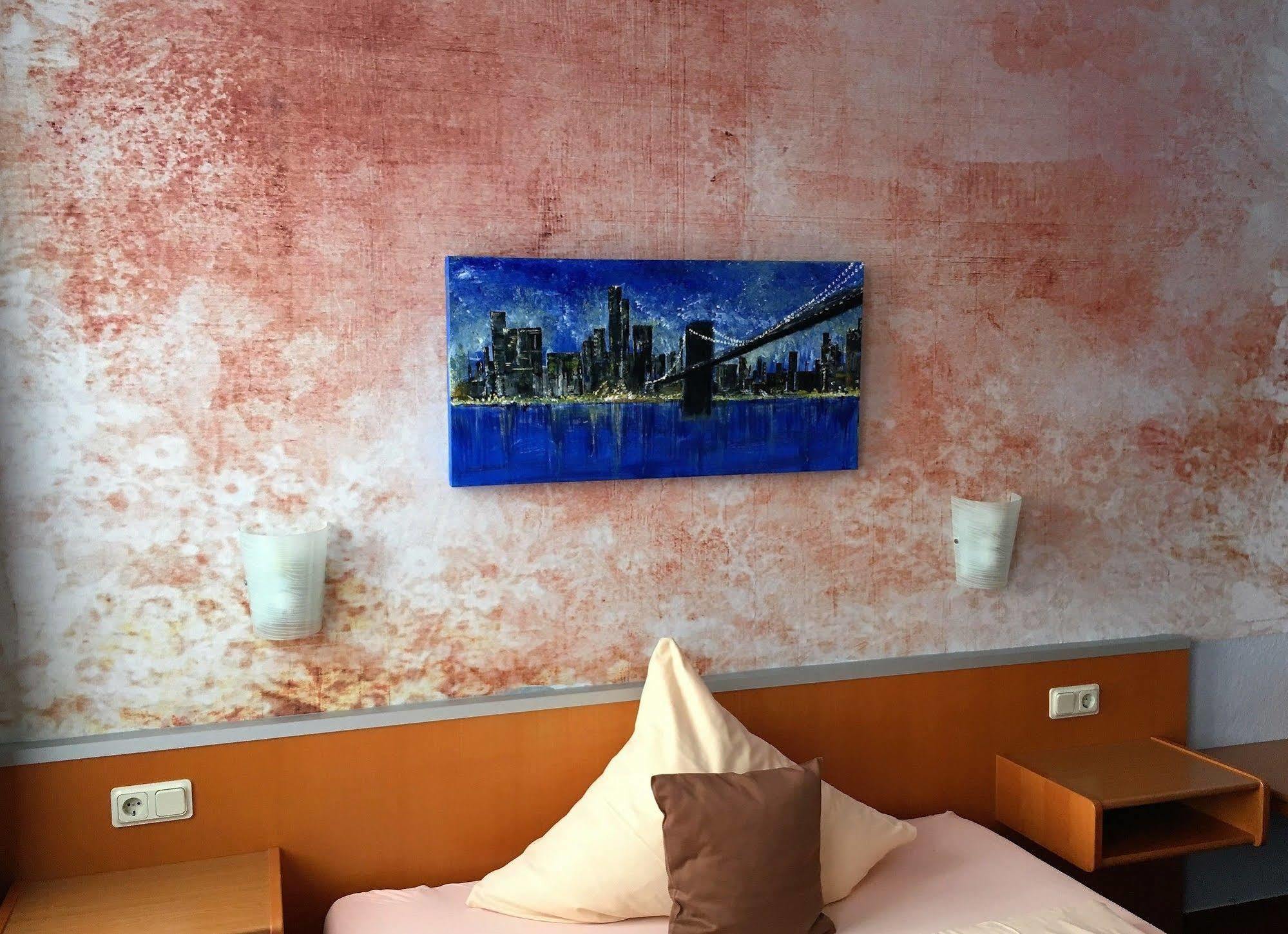 Hotel Stadt Hamburg Am Fluss ซาร์บรึคเคน ภายนอก รูปภาพ